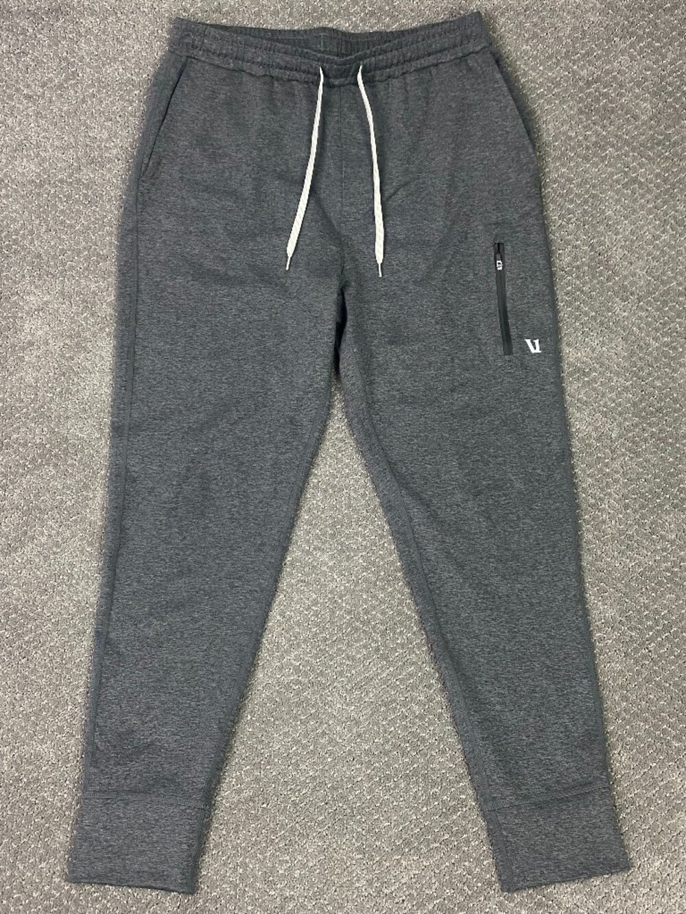 Vuori Sunday Performance Joggers Mens Medium Gray Sweatpants Drawstrings V416